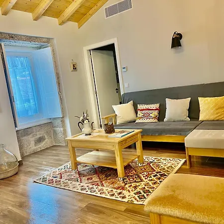 Eido De Bairros - Casa Vinha Da Touça T1