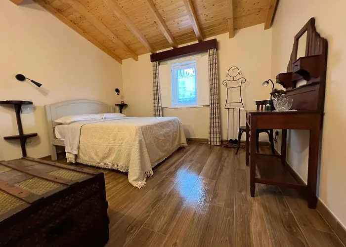 Eido De Bairros - Casa Vinha Da Touça T1