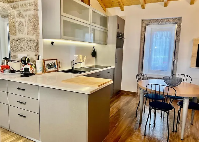 Eido De Bairros - Casa Vinha Da Touça T1