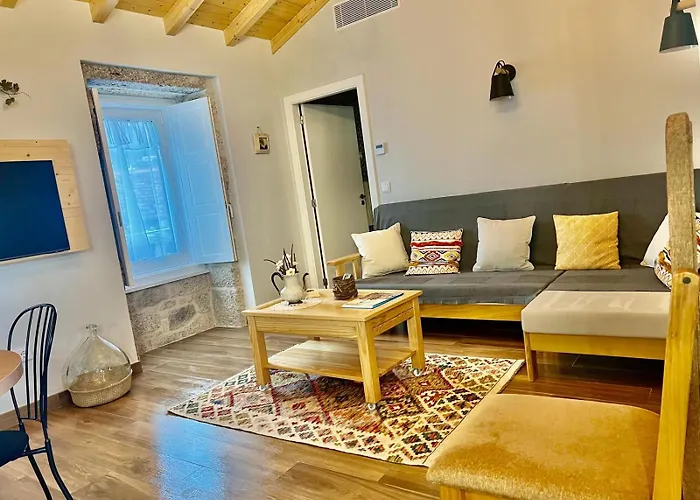 Eido De Bairros - Casa Vinha Da Touça T1