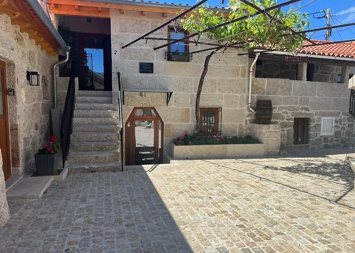 Eido De Bairros - Casa Vinha Da Touça T1 *